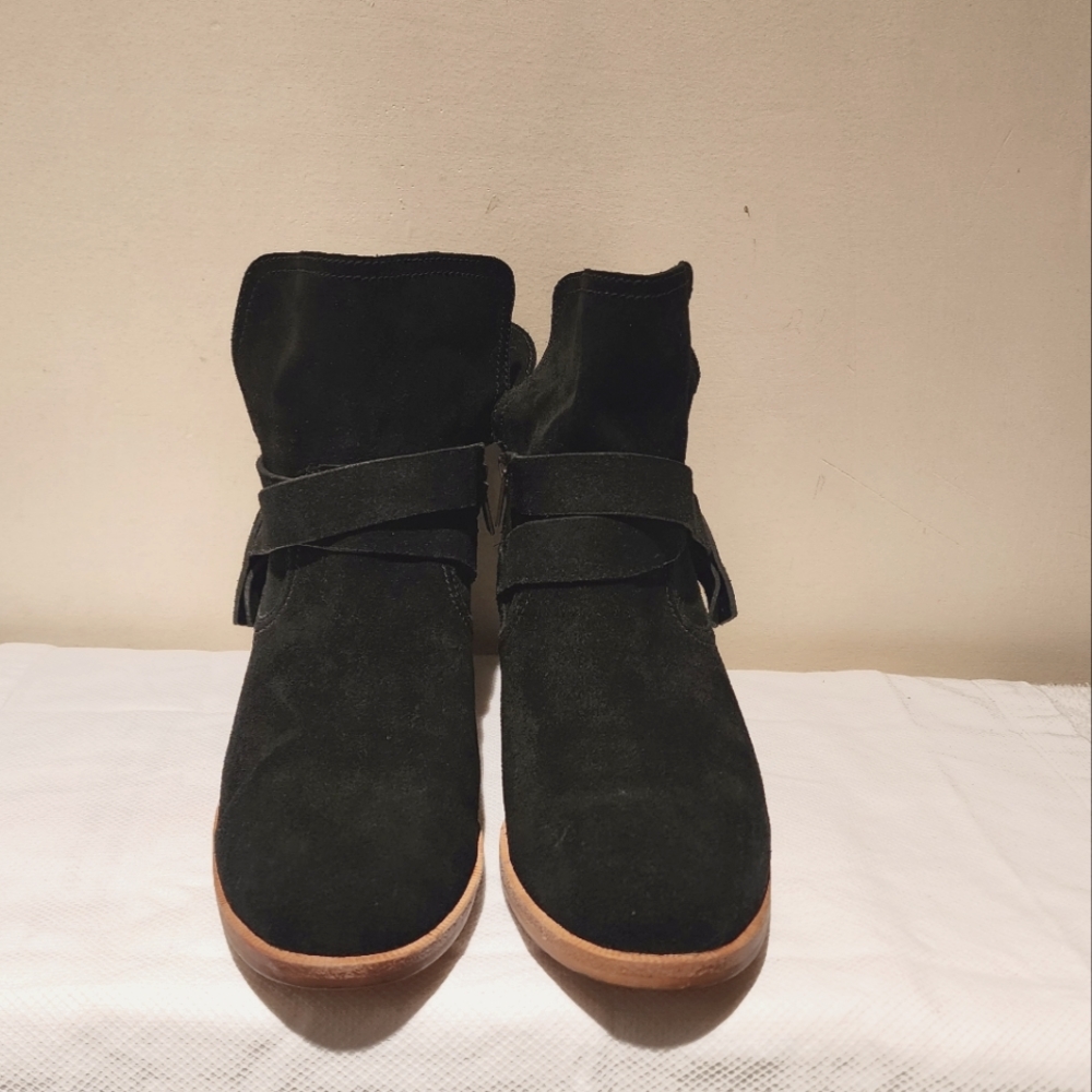 UGG Elora Boots